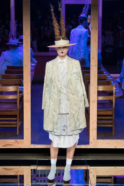 Look 17
